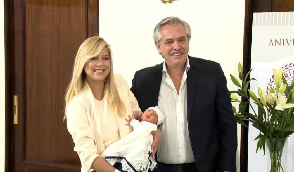 Fabiola Yañez y Alberto Fernández presentaron a su hijo
