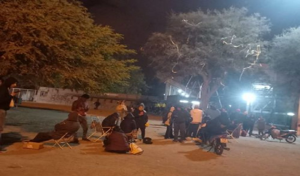Boca en Salta: Hinchas pasan la noche por una entrada luego de que se agotaran por la web