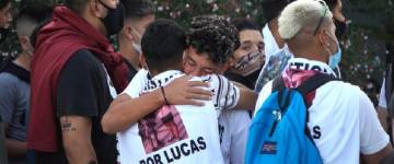 Con profundo dolor y muestras de apoyo, velan los restos de Lucas González