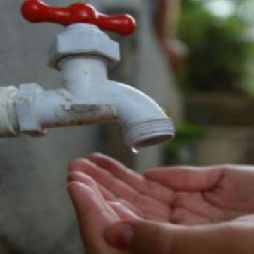 Sin agua hace dos semanas, vecinos de Barrio El Huaico reclaman respuestas