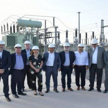 En San Agustín, Sáenz verificó el punto de entronque eléctrico de las nuevas estaciones transformadoras
