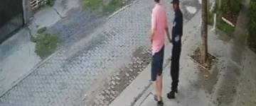 Suspendieron al policía que recibió coima y fue filmado por una vecina