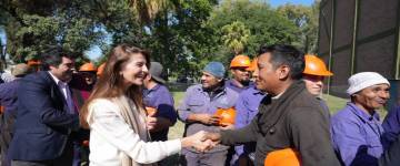 Bettina Romero acompañó el inicio de la zafra 2023 en el Ingenio San Isidro